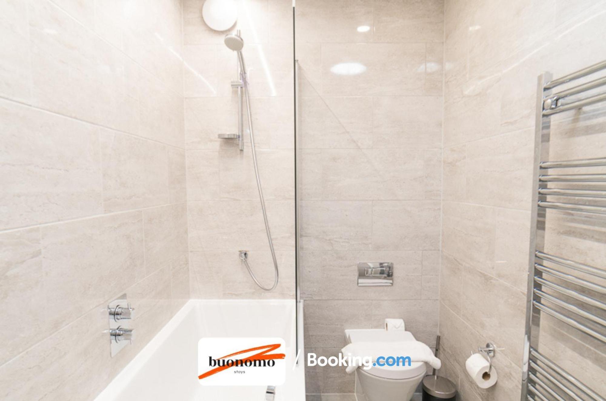 Two Bedroom Apartment At Buonomo Stays Short Lets & Serviced Accommodation Londres Extérieur photo