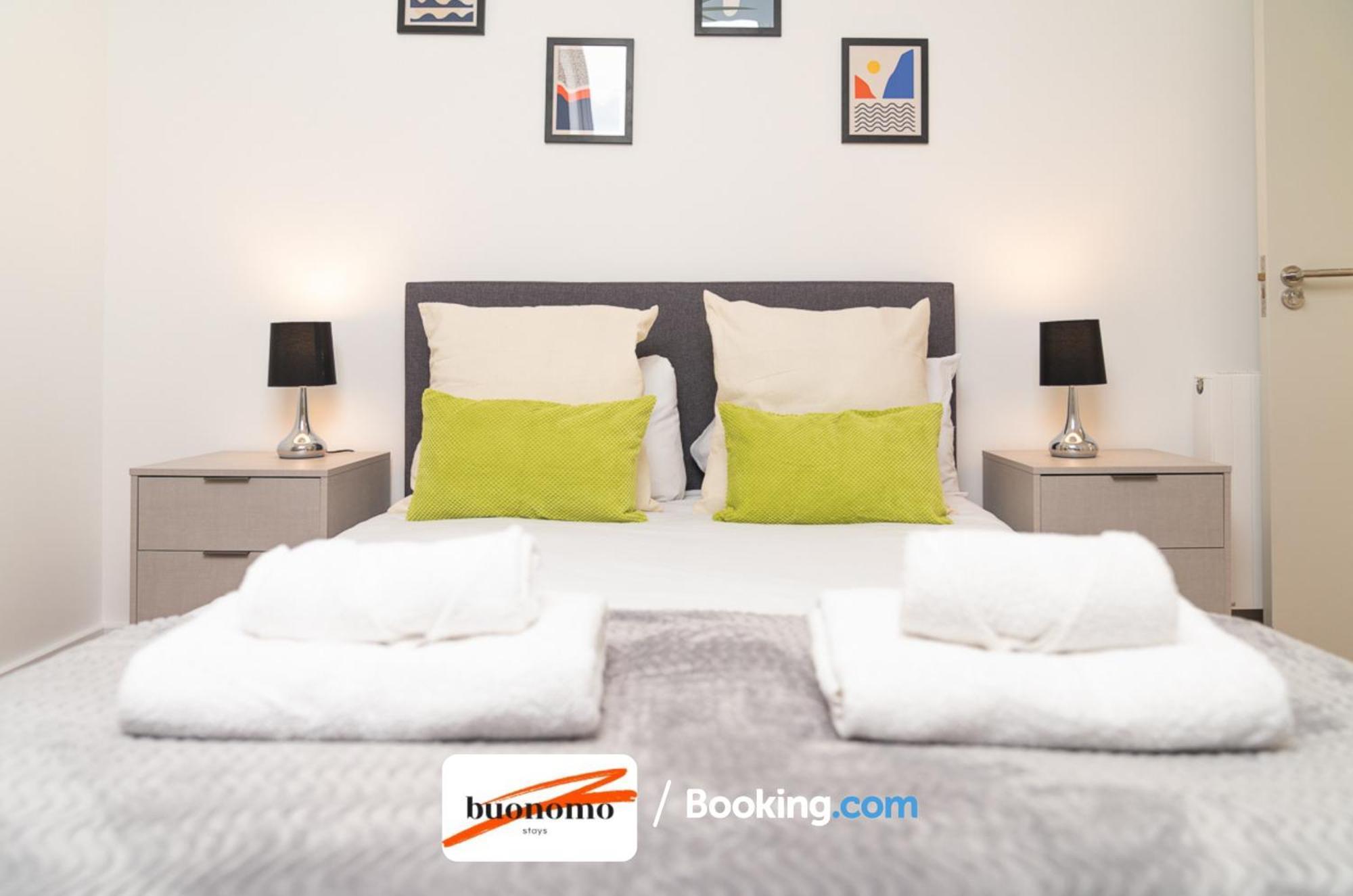 Two Bedroom Apartment At Buonomo Stays Short Lets & Serviced Accommodation Londres Extérieur photo